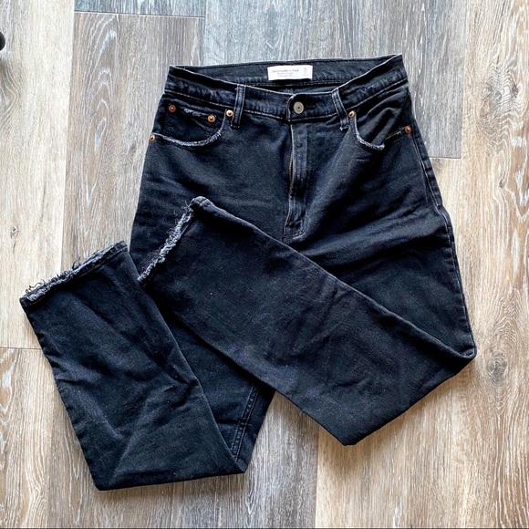 A&F Ultra High Rise Ankle Straight Jeans - Picture 2 of 5